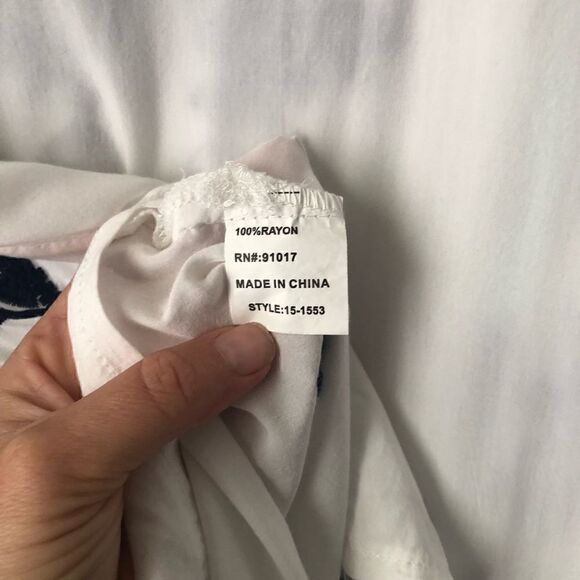 Solitaire Swim white tunic with two tone embroidered floral front - Picture 8 of 8